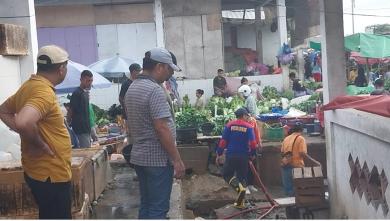 Sekda Mabar Pimpin Langsung Aksi Kebersihan di Pasar Batu Cermin